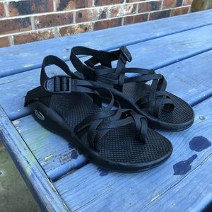 Double strap, black chacos
